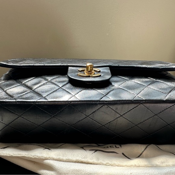 SOLD - Chanel Medium Flap Bag - Picture 2 of 9